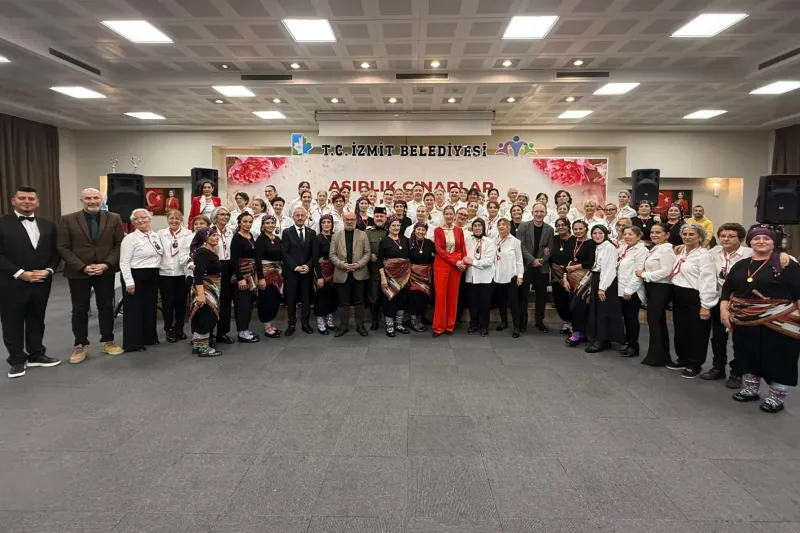 İzmit’te Cumhuriyet kadınları ritim tuttu